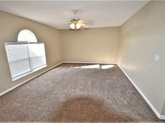 2nd image of 12811 Lake Vista Dr