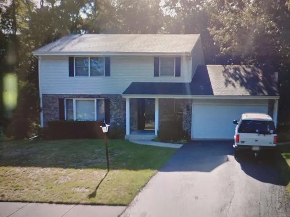 3212 Valley Woods Dr, Cherry Valley, IL 61016