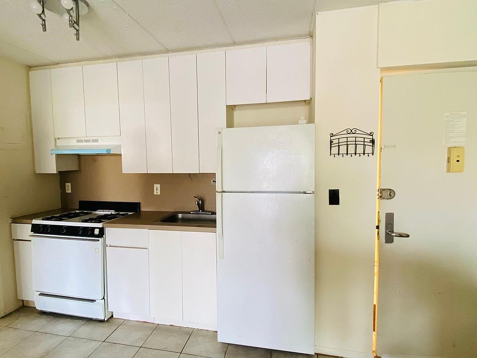 1st image of 143 Roosevelt Ave