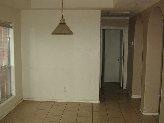 3rd image of 2842 McCormack Dr
