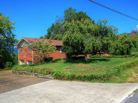 3rd image of 965 Crestridge Dr