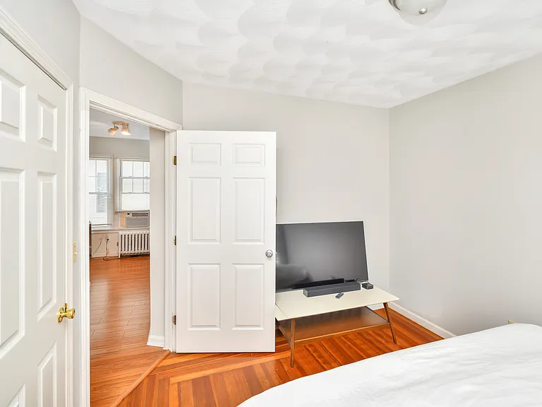 28 Radcliffe Ave #1 — Photo 8