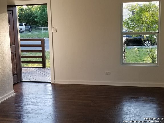 4th image of 1222 Onslow