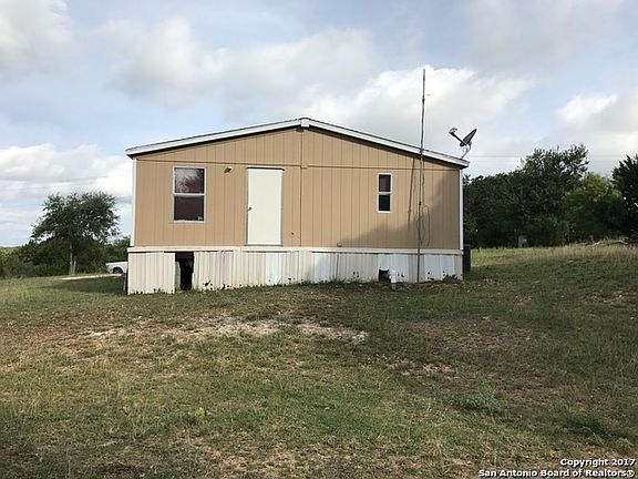 3rd image of 746 Old Medina Hwy