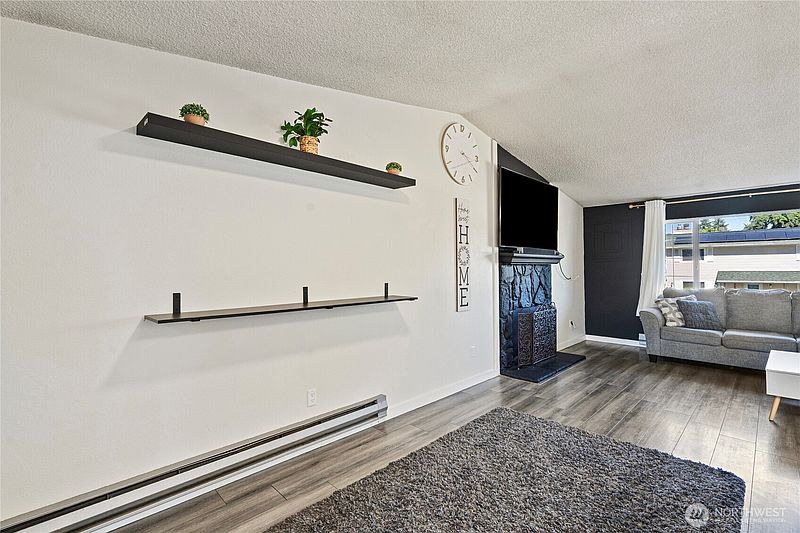 5th image of 16916 20th Avenue E