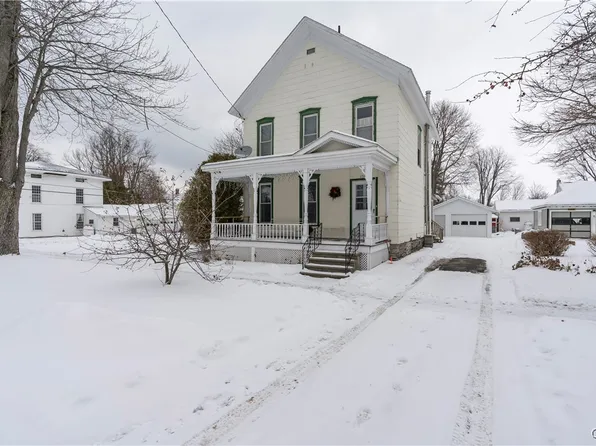 176 Esselstyne St, Cape Vincent, NY 13618