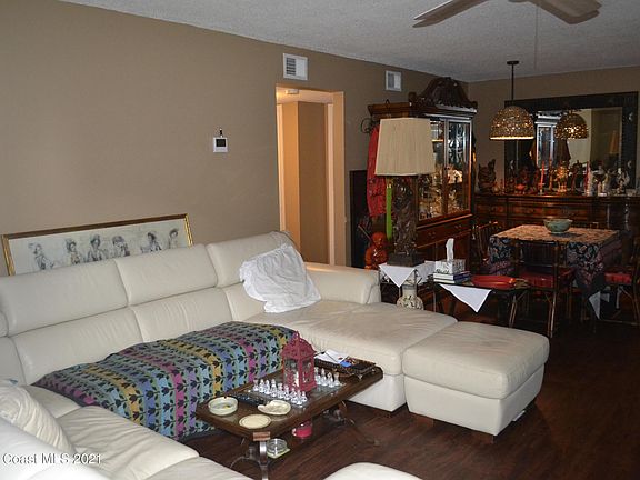 3rd image of 190 E Olmstead Dr #3