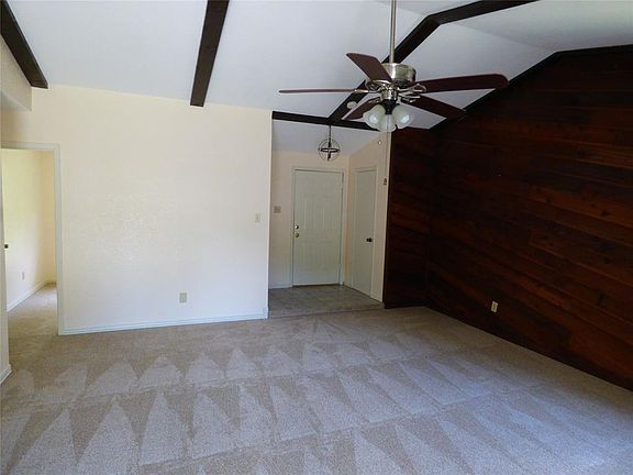 4th image of 1207 Valencia Ln