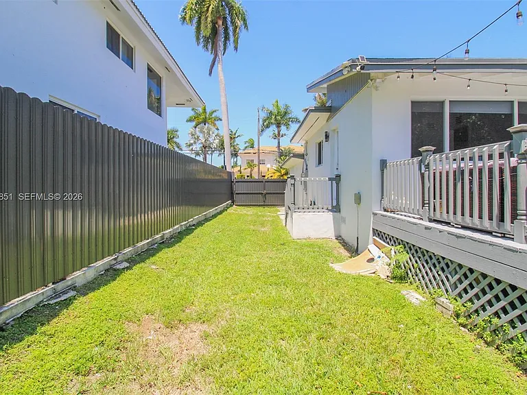 360 NE 116th St — Photo 24