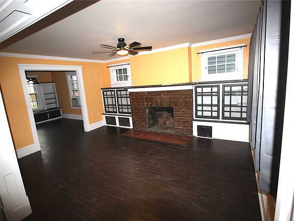 3rd image of 124 E Wallace Ave