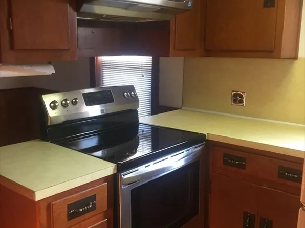 24 Linden St #3, Everett, MA 02149