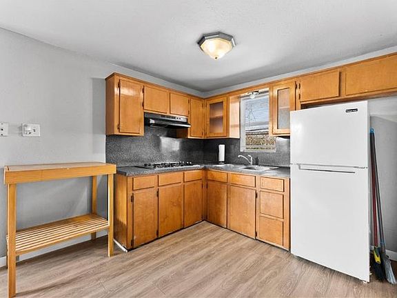 5th image of 1714 Buford St