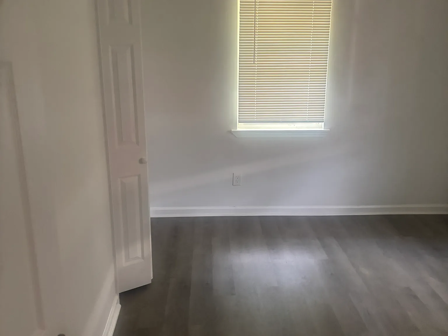 3 bed, 1.5 bath, 1020 sqft, $1,300 — Photo 4