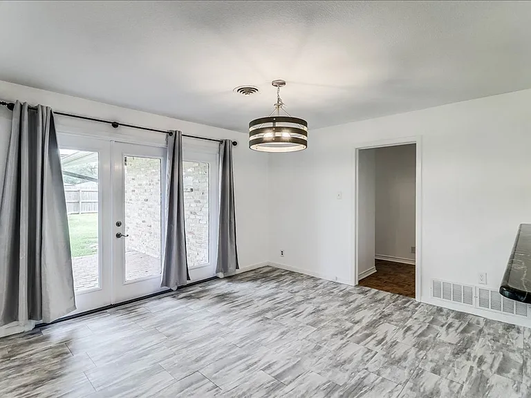 1022 Herndon St — Photo 14