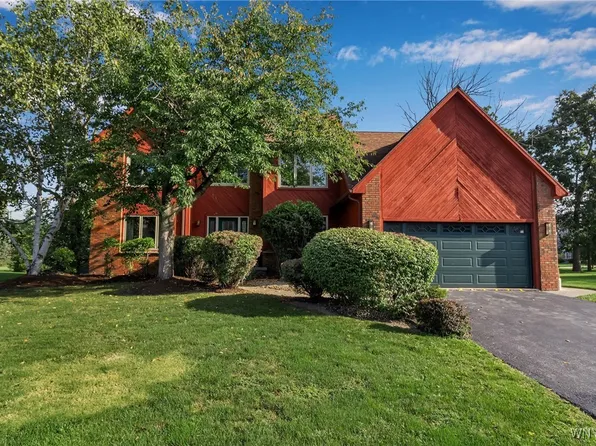 56 Forestbrook Ct, Getzville, NY 14068