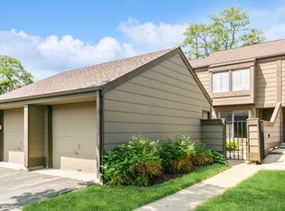 120 Aberdeen Ct, Geneva, IL 60134