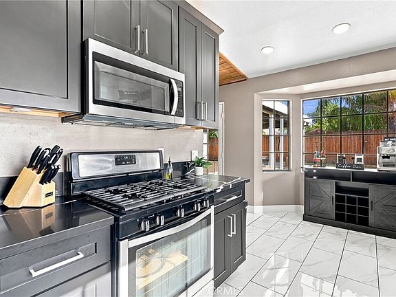 5th image of 44394 Meadow Grove St