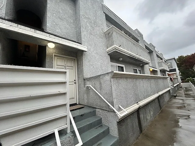 Building Photo - 3552 S Centinela Ave #202
