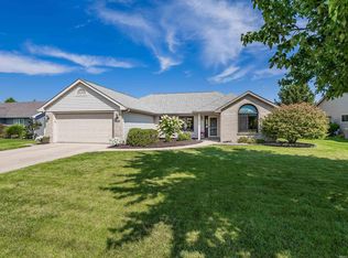 9826 White Hill Ct, Fort Wayne, IN 46804