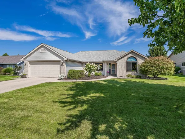9826 White Hill Ct, Fort Wayne, IN 46804