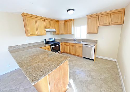 2nd image of 2305 Cabrillo Ave #B
