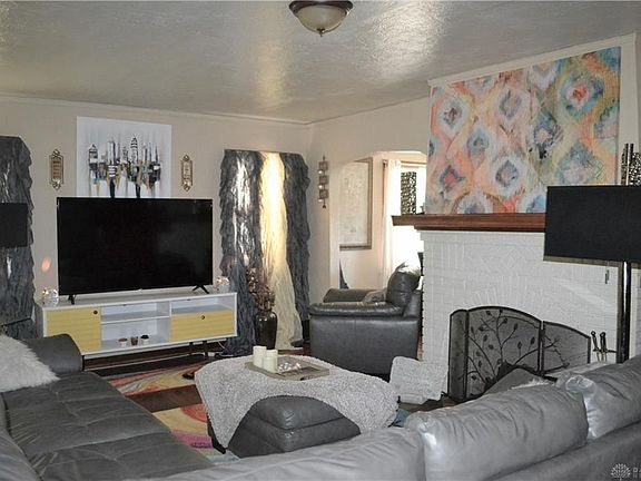 2nd image of 110 Basswood Ave