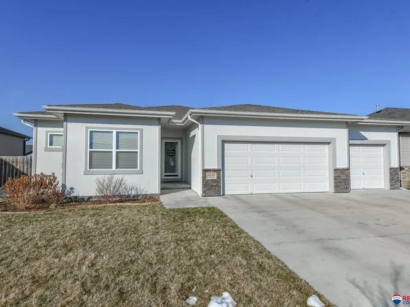 9130 Stetson Dr, Lincoln, NE 68507