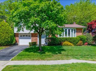 60 Roger Dr, Port Washington, NY 11050