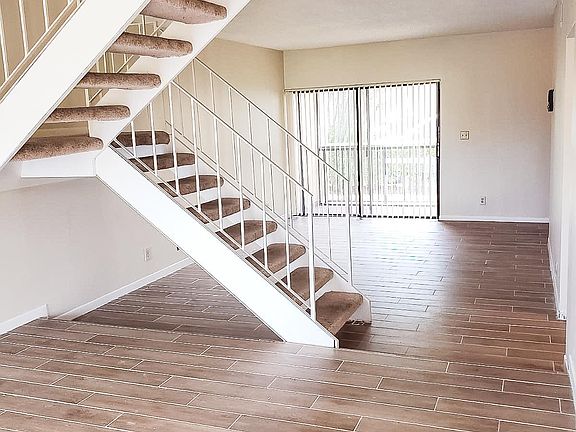 5th image of 9133 NW 38th Dr #28
