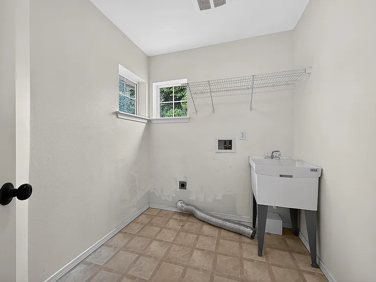 INCLUDES WASHER/DRYER - will be installing