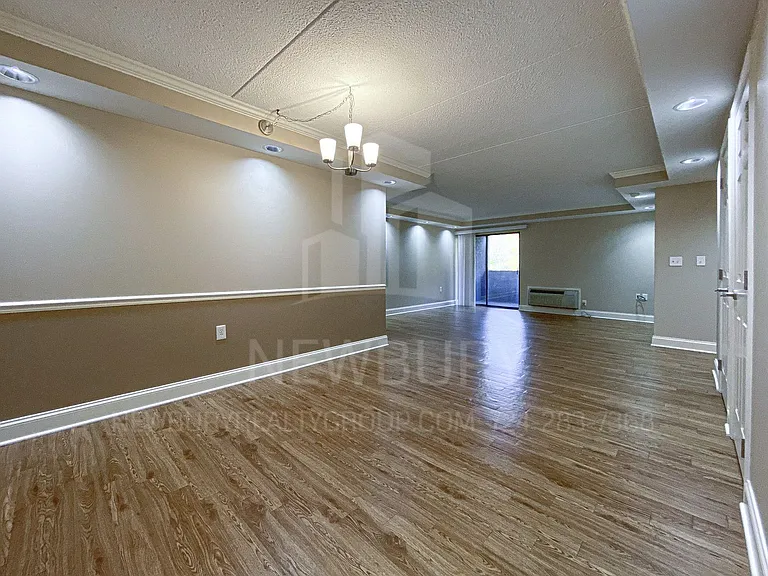 530 N Main Street - The Townhouse. — Photo 28