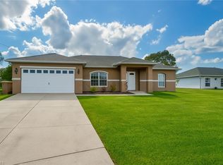 528 Peerless Cir, Lehigh Acres, FL 33974