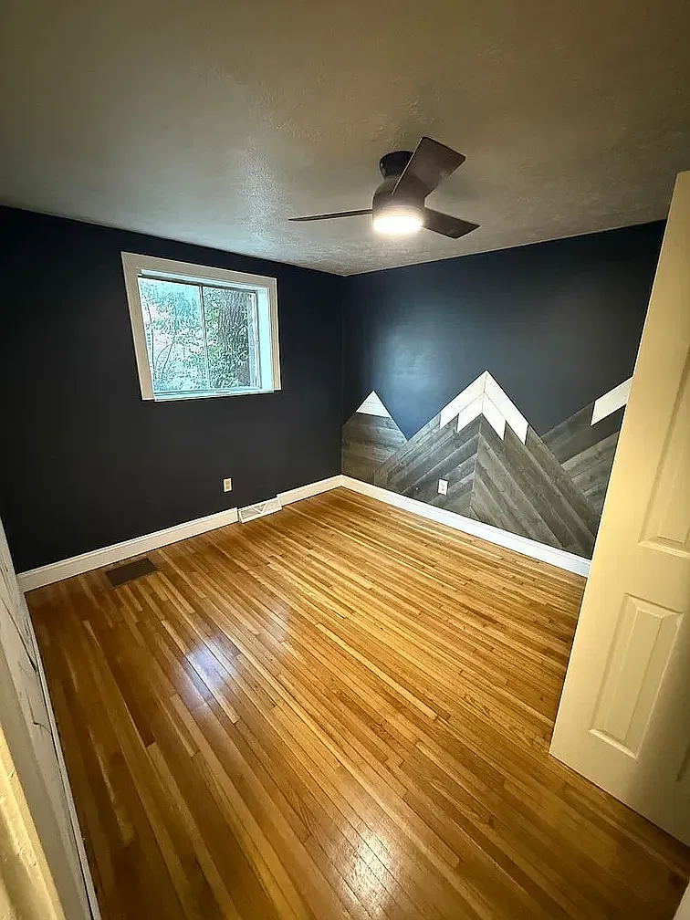 2 bed, $1,100 — Photo 1