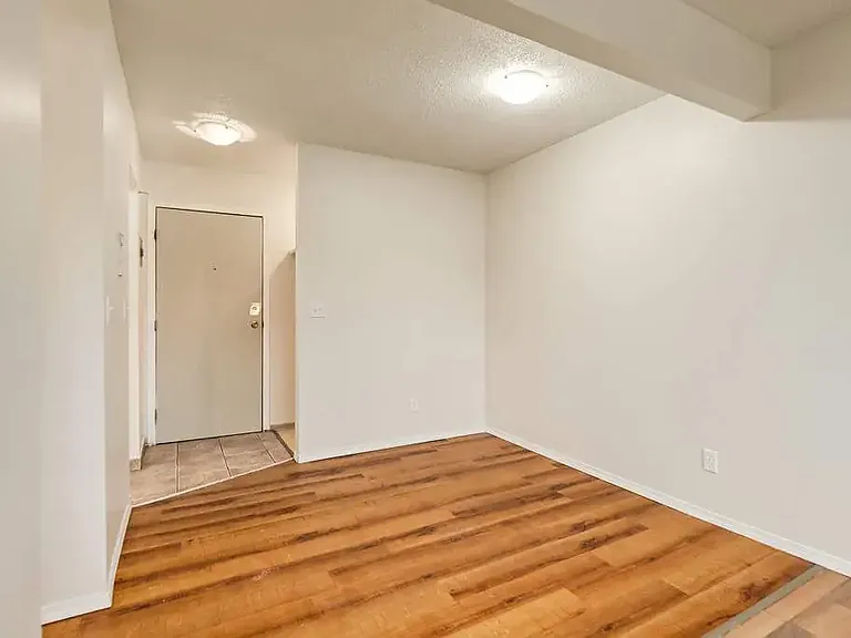 11 Greenbrook Dr E — Photo 13