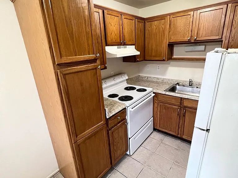 16435 E Twelve Mile Rd — Photo 47