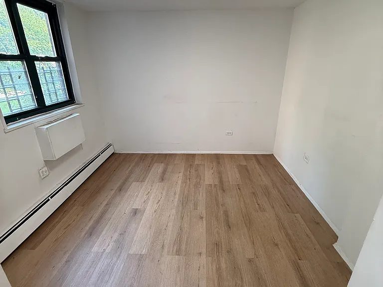 420 Watkins St #4E — Photo 4