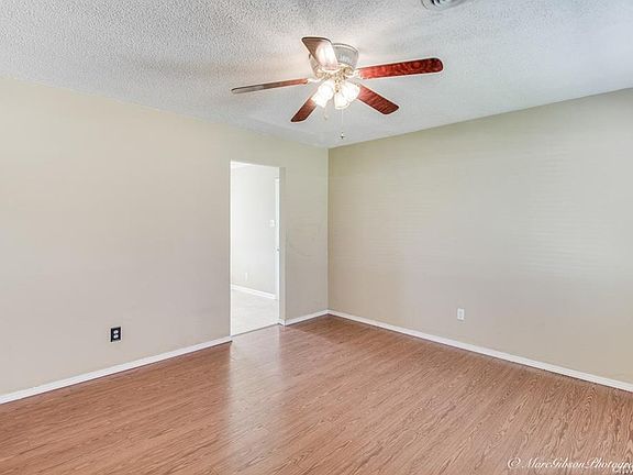 3rd image of 1700 Oriole St