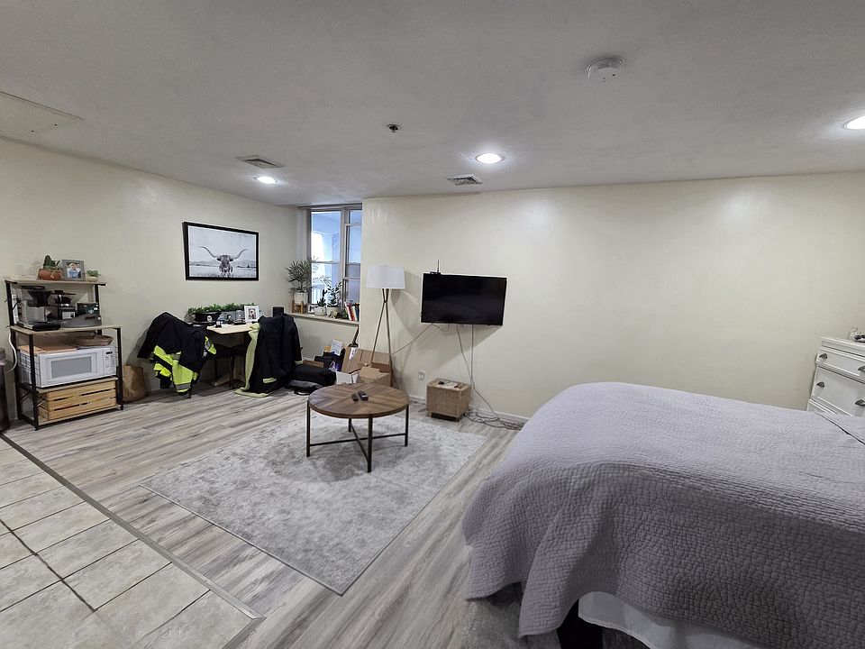 1st image of 15 Pearl St APT 21