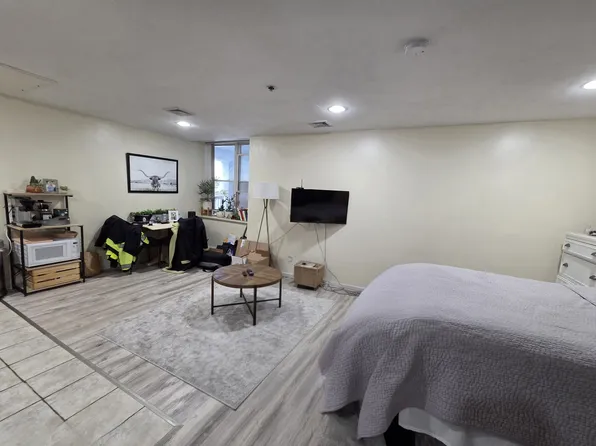 15 Pearl St APT 21, Cambridge, MA 02139