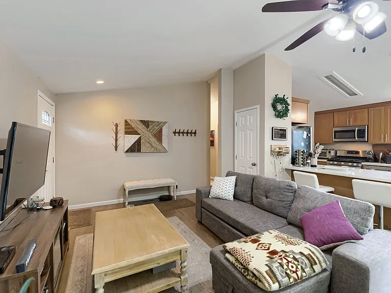 23332 E Echo Lake Rd — Photo 15