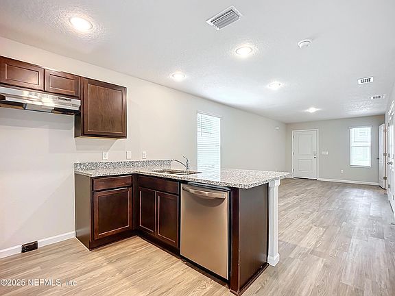 5th image of 1242 PANGOLA Drive