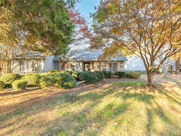 4306 Sullivans Lake Dr, Greensboro, NC 27410