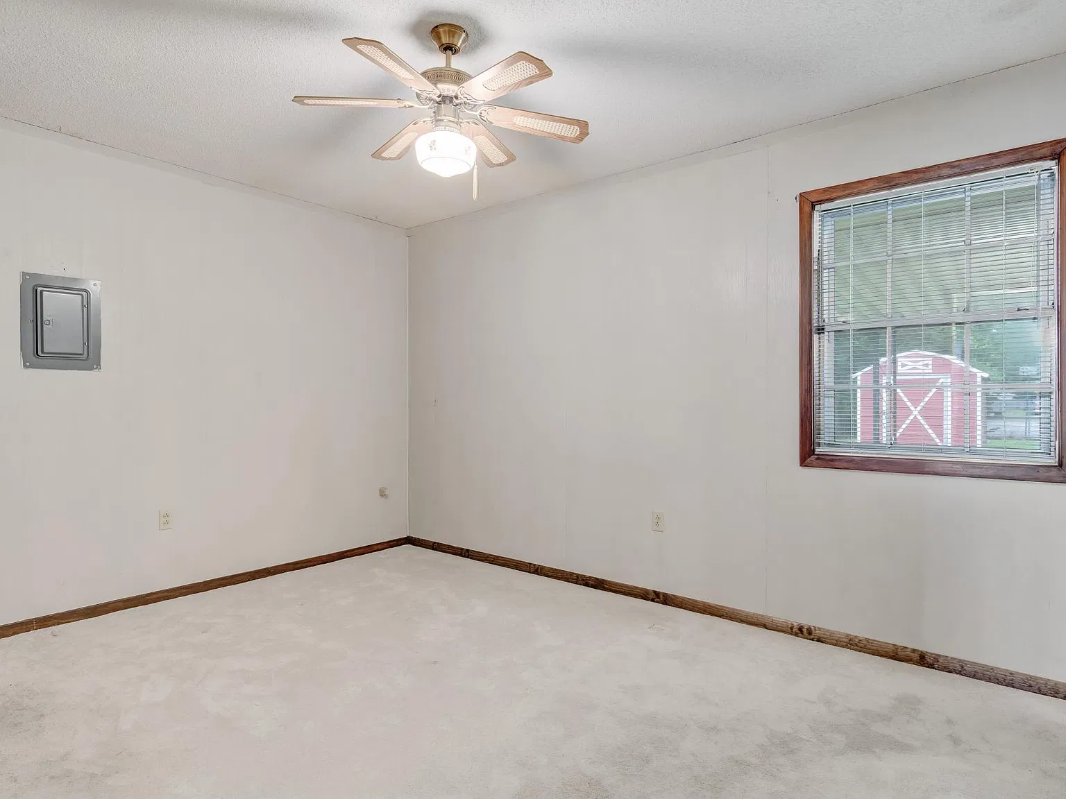 3 bed, 1400 sqft, $1,295 — Photo 3