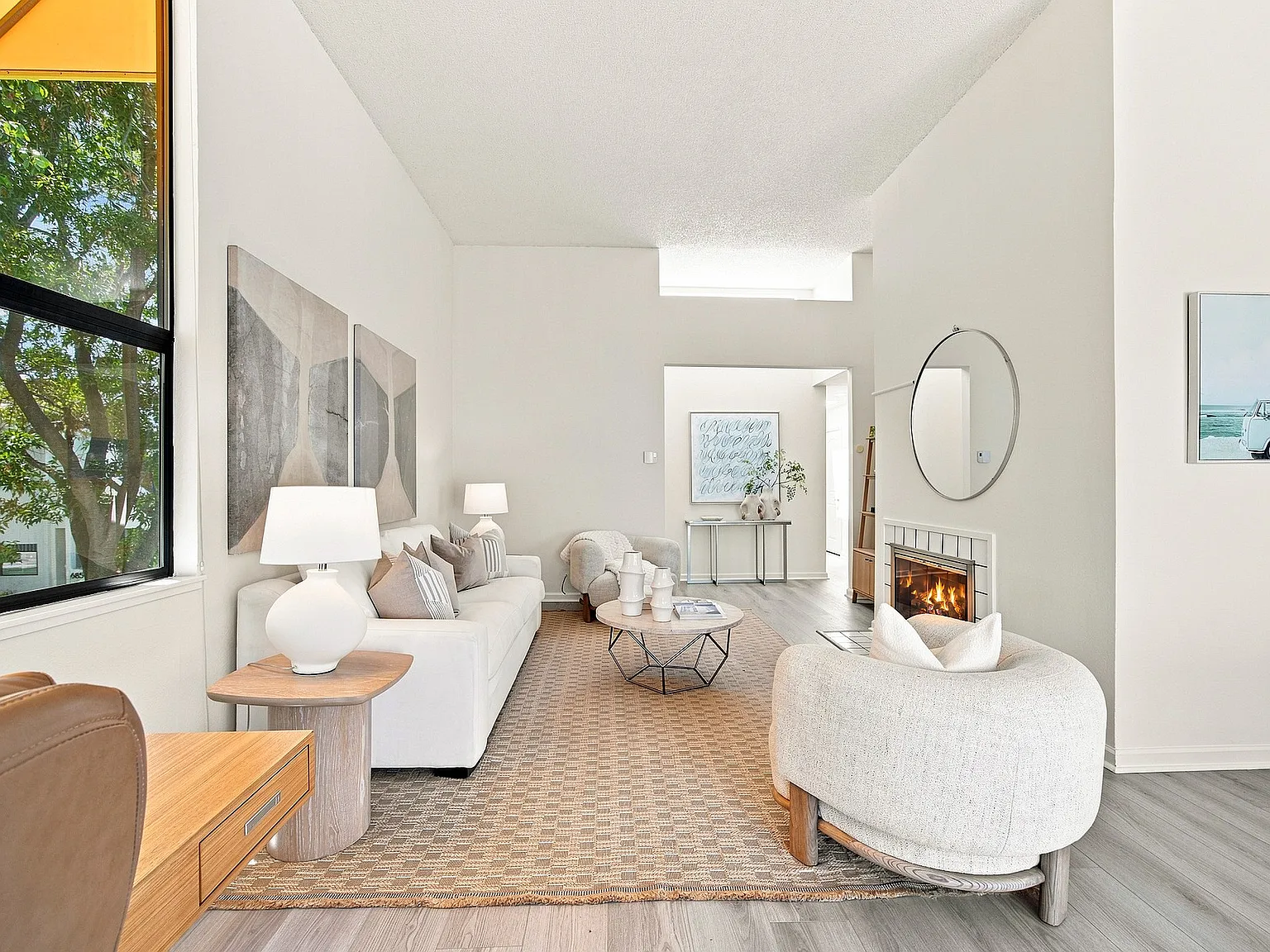 2 bed, 1358 sqft, $5,200 — Photo 3