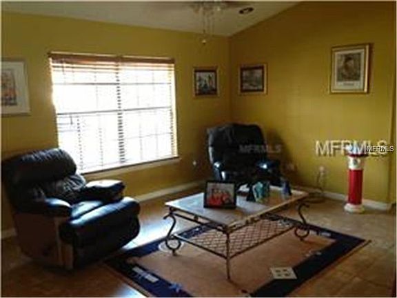 2nd image of 3051 Mapleshade St