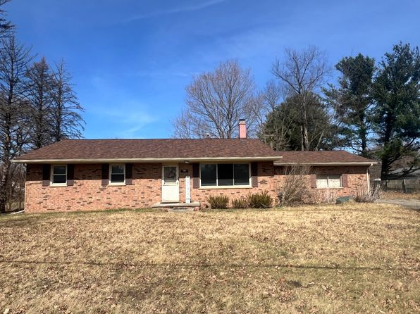 740 W Main St, Pinckney, MI 48169
