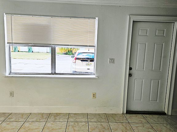 5th image of 177 NE 12th Ave