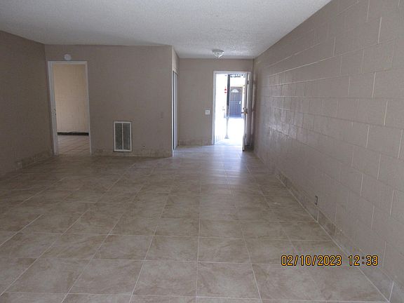 4th image of 2929 Elm Ave APT 1