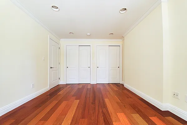 Rented by Warburg | media 6