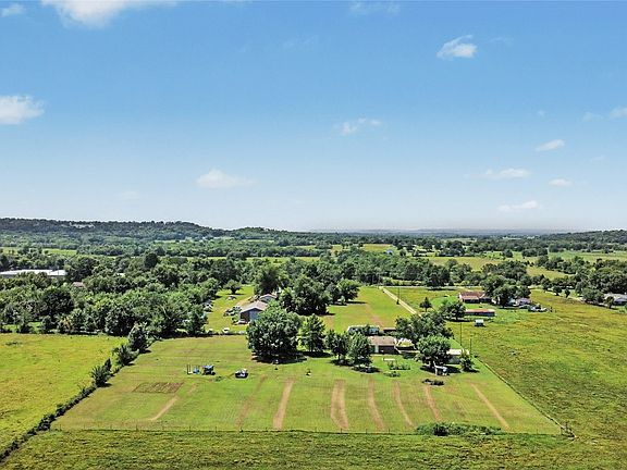 3rd image of 3034 E Davis Field Rd